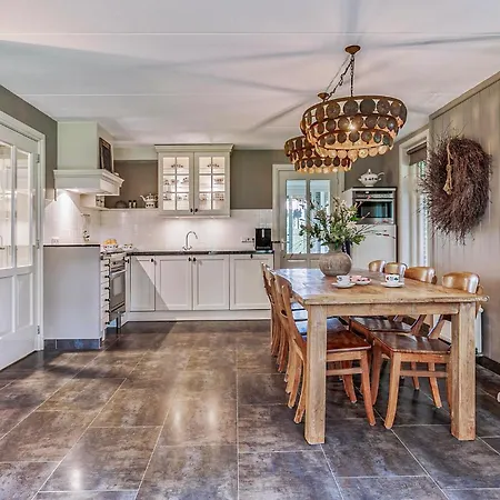 3 Bedroom Cozy In Holiday home *