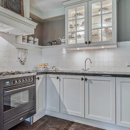 3 Bedroom Cozy In Holiday home
