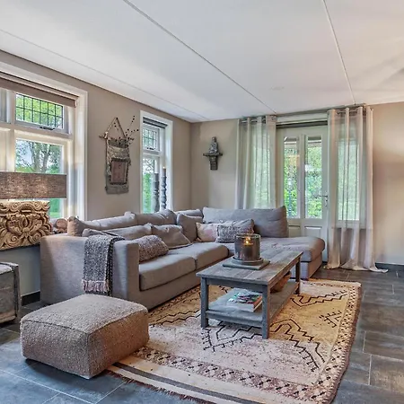 3 Bedroom Cozy In